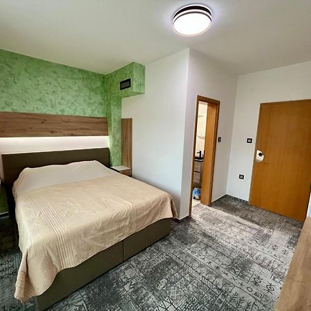 Hotel Brkic Sarajevo Airport - Free Parking Экстерьер фото