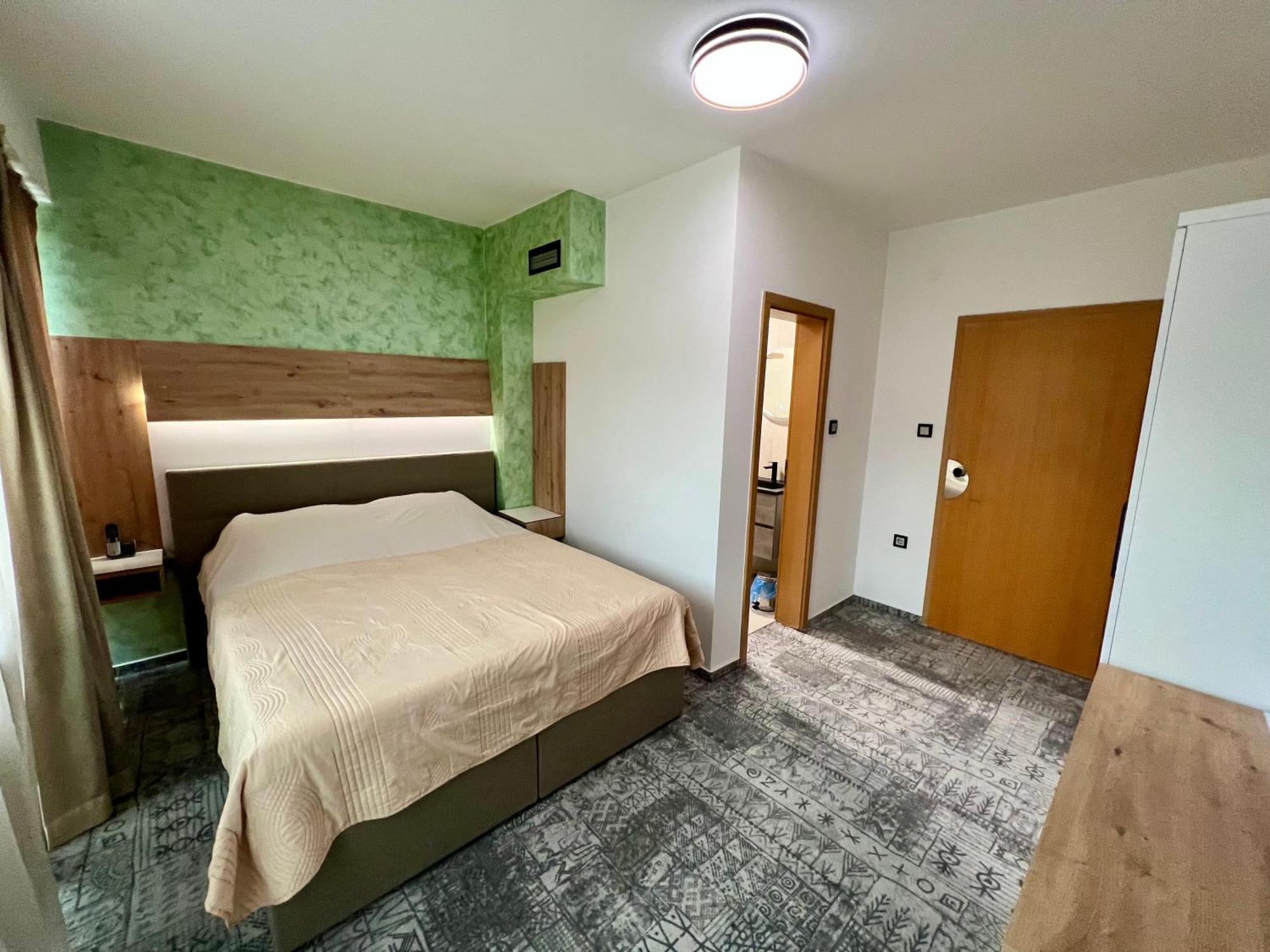 Hotel Brkic Sarajevo Airport - Free Parking Экстерьер фото